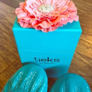 Size 8 Patent Blue Tieks